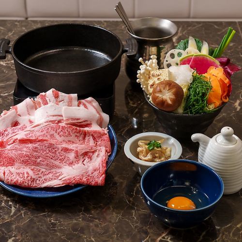 Sukiyaki course with 150g of Japanese black beef and Agu pork (pie pork) mix