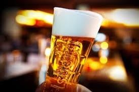 世界150ヵ国で愛されるカールスバーグ！　アルコール度数は５％でスッキリとした味わいが特徴のラガービールです！デンマーク王家御用達のビールを是非当店でお試し下さい♪飲み放題のお客様もカールスバーグでご提供中です！