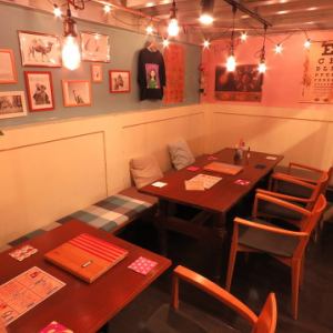 The table seats under the loft in the back of the store have been renewed! It is a relaxing space with cute illuminations.Why don't you have a girls-only gathering while eating dessert? Not only dessert and lunch, but also evening dinner is popular ♪ Let's enjoy authentic food while enjoying it !! There are courses and coupons, so please use it!