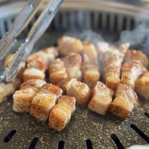 【106種類食飲放題】チーズタッカルビ・サーモン寿司70等種［食放］+180分36種「飲放］⇒3000円