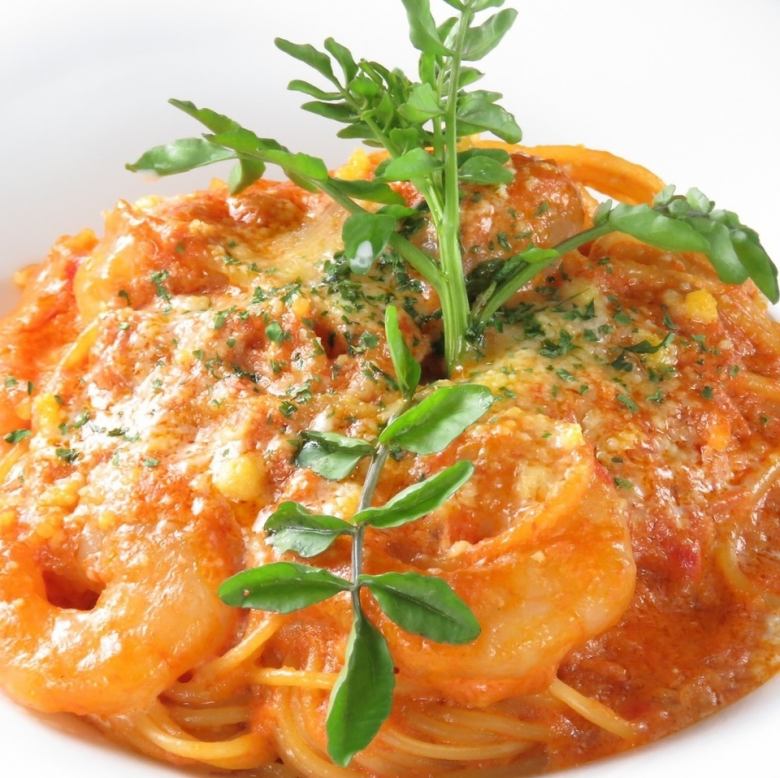 海老のトマトクリームパスタ