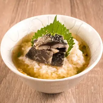 茶饭配腌鲭鱼