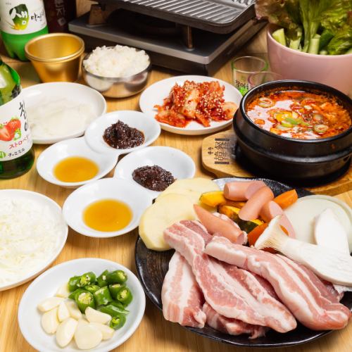 [Lunch Samgyeopsal Course] Kimchi, Samgyeopsal, Shimejige, etc. 2,278 yen (tax included)