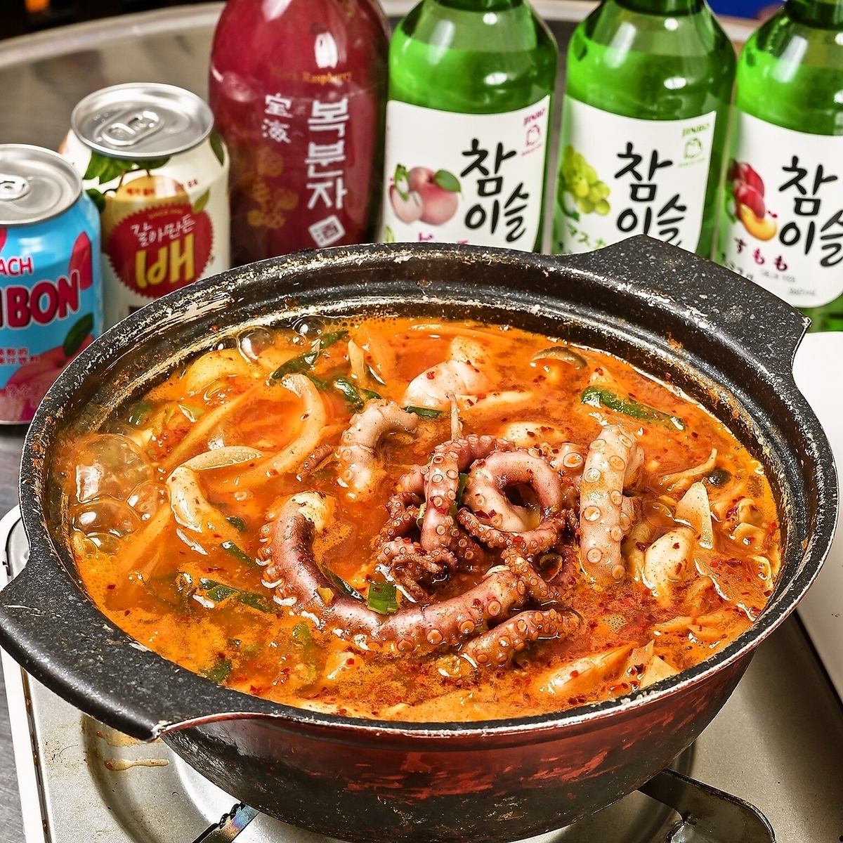 We offer spicy dishes such as yangnyeom chicken, nakgopse, and kimchi jjigae!