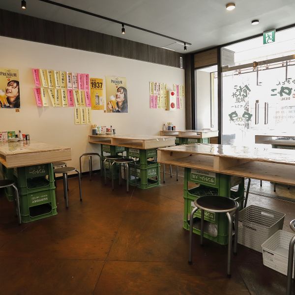 【地元をもっと賑やかに！元気なスタッフがお出迎えします！】当店は明るく元気なスタッフによる接客もウリのひとつ！ご来店いただいたお客様がお料理はもちろん、気持ちよくお食事いただける空間をご提供します！
