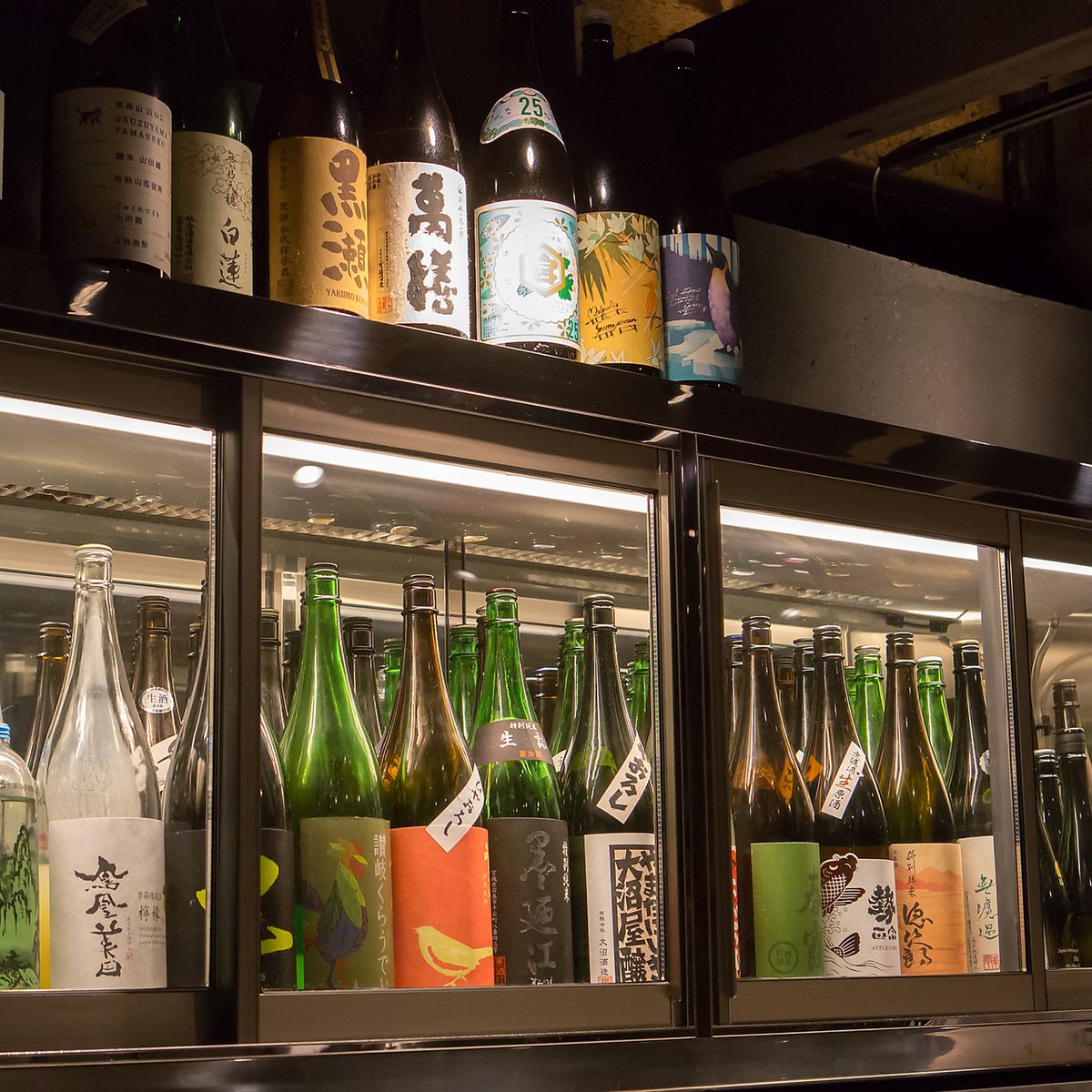 日本酒は常時30種類程取り揃え。その日の気分でお好きなものを♪