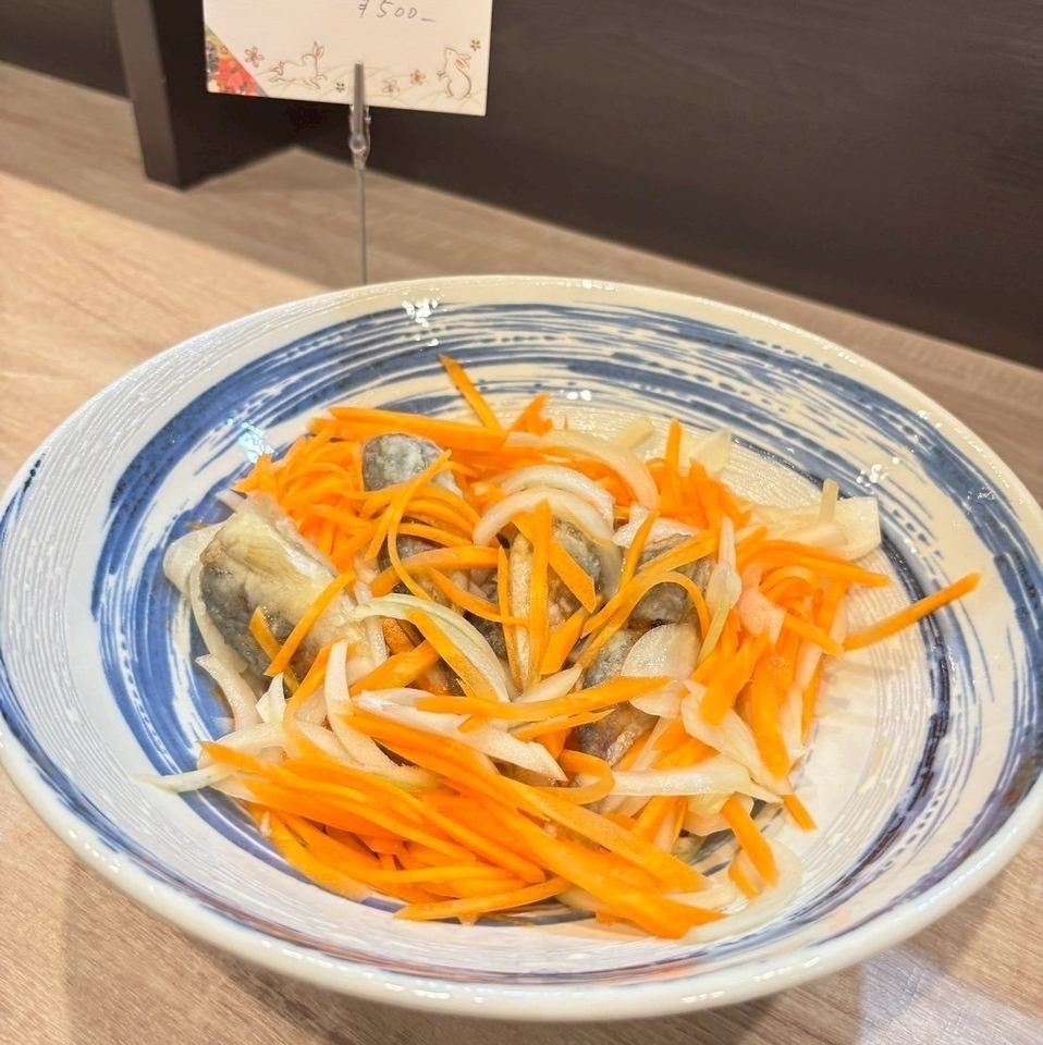 Enjoy a heartwarming feast with a daily changing selection of sake and a wide variety of shochu.