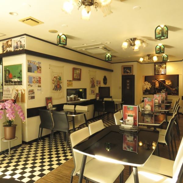 Luposi Bangla has not only spice curry but also sweet curry ♪ The inside of the store is a cozy space where you can feel the history and different cultures ◎ Please feel free to visit us for the first time!
