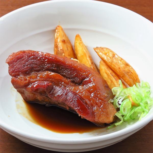 酒の肴にぴったりの味と食感がたまらない【豚角煮】