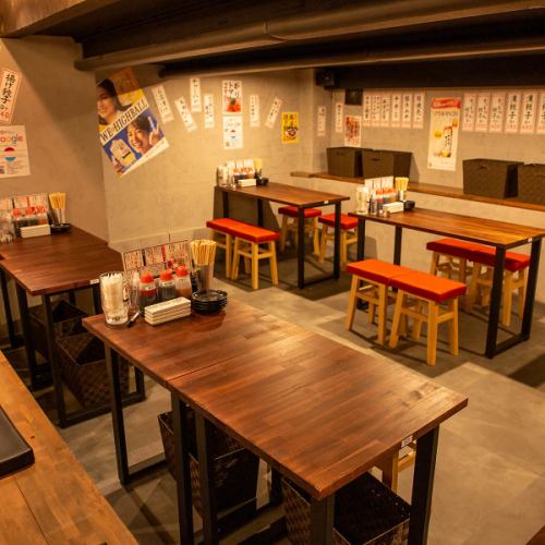 Large table seats.Recommended for drinking parties with a large number of people.It is also possible to charter.Let's enjoy together with reasonable and delicious food and a wide variety of sake ♪
