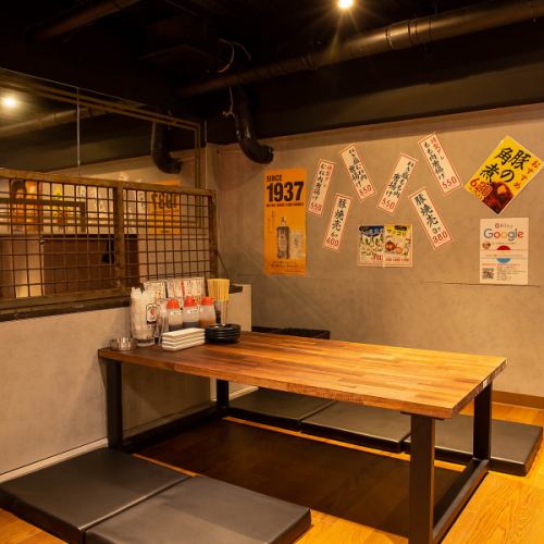 The bright wood grain interior.Please enjoy the gyoza and sake that you are proud of in the store that feels nostalgic.