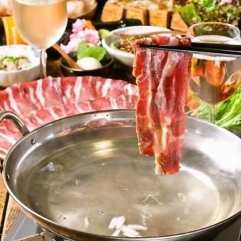 [8 dishes including motsunabe or horse meat shabu-shabu, 3 types of horse sashimi, etc. 5,000 yen (tax included) with all-you-can-drink for 2 hours