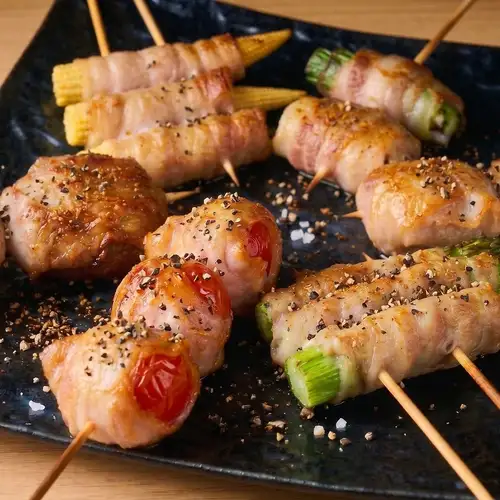 博多野菜巻き串盛り合わせ 6本