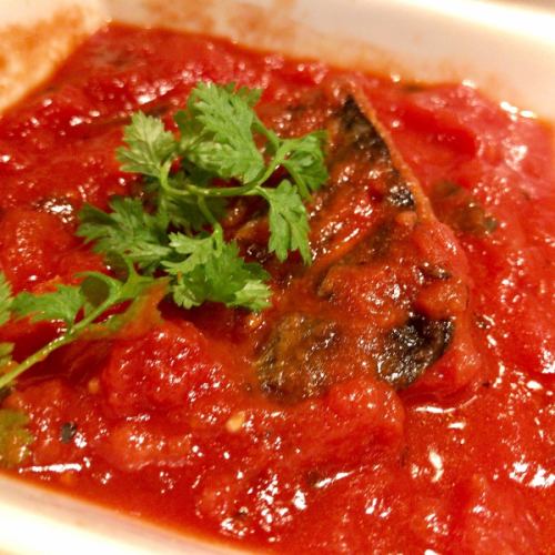 Stewed mackerel in tomato sauce