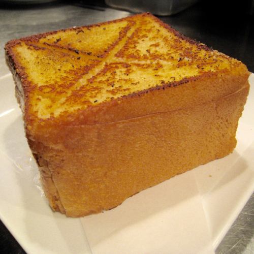 thick-sliced garlic toast