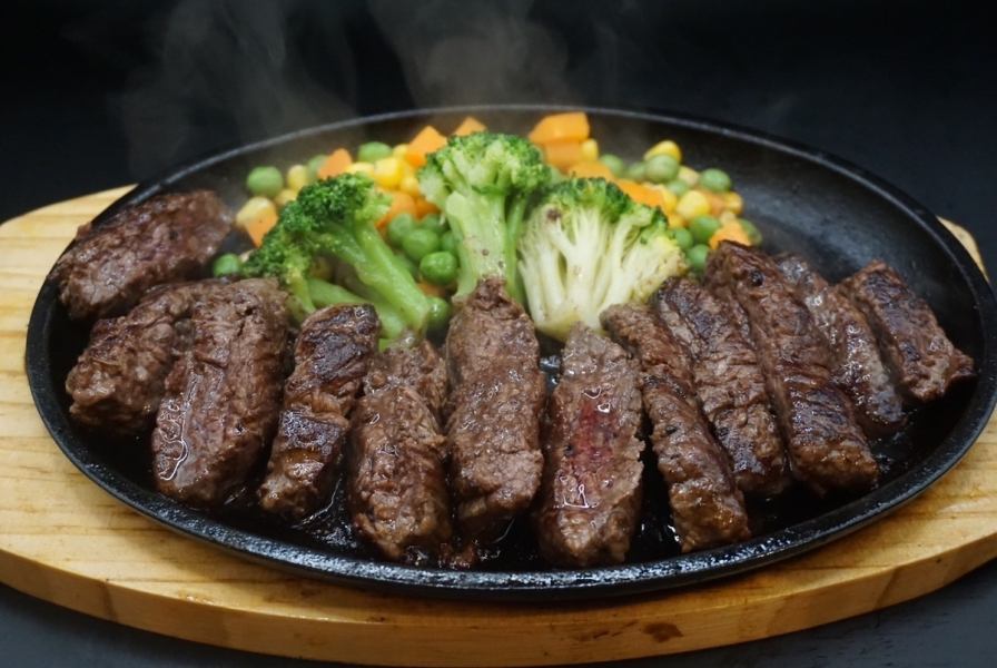 ステーキハラミが1000円！？ランチは国産ライスとスープが100円で食べ放題！？コスパ抜群！