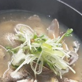 アサリとニンニクバター蒸し