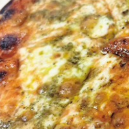 チーズたっぷりマルゲリータピザ