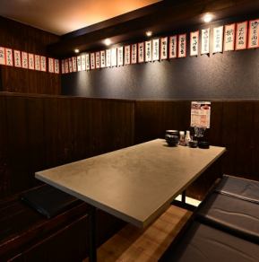 6名掛けのテーブル席◎2卓使用して12名様までのご利用も可能です★ご利用人数に応じてお席をご用意いたします♪