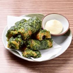 Chikuwa的油炸甜苜蓿