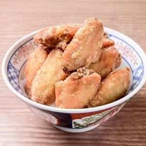 1本からご注文OK♪お好みの味を選べる自慢の手羽カラ！