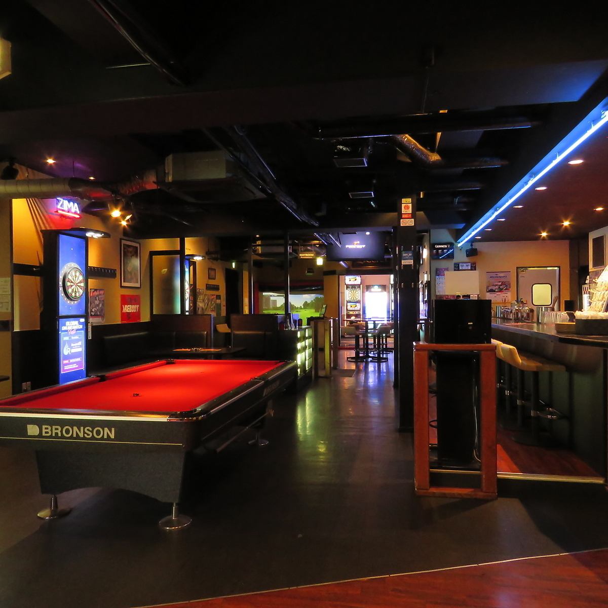 Adult playground with billiards, darts, and karaoke private rooms available♪