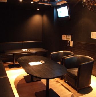 Karaoke room available for 4 people ♪