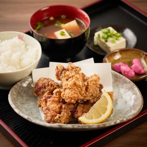 即使是晚上也有套餐供应。