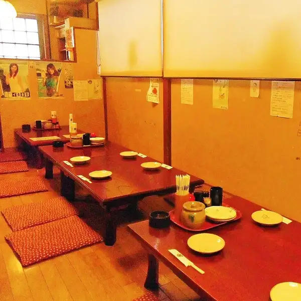 店内はアットホームな雰囲気。まるで自宅でのんびりしているような気分になれ、寛いで食事ができる。