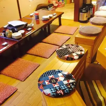 テーブルからキッズスペースも見えるので安心!