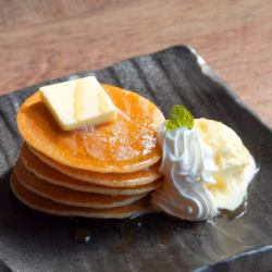 Pancakes with ice cream