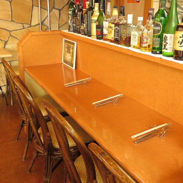 The inside of an adult atmosphere is perfect for dating as well.It is a space where you can enjoy a conversation while drinking at a stylish counter.