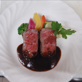 Hokkaido Kuroge Wagyu A5 Rank Steak ~Red Wine Sauce~