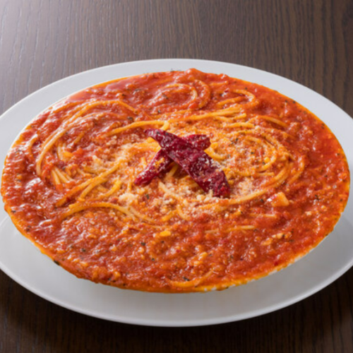 ニンニクとトマトと唐辛子のスパゲッティ