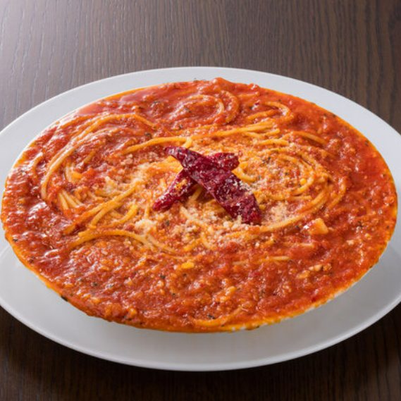 ニンニクとトマトと唐辛子のスパゲッティ