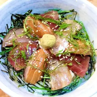海鮮漬け丼