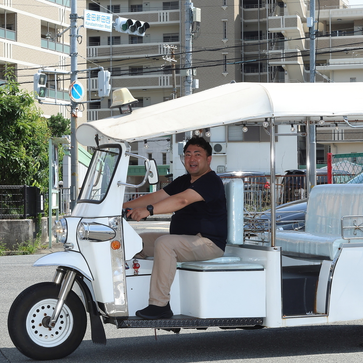 インパクト抜群!話題のTUKTUK送迎でSNS映え間違いなし★
