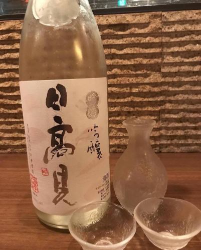 こんにちは。
和創作 空 西新宿です。

4月24日 木曜日

本日も多くのお客様に
ご予約を頂きまして、
誠にありがとうございます！

まだまだ遅い時間には、
お席に余裕がございます。

お気軽に、
お問い合わせ下さい！

全国の幻の銘酒と
厳選素材の創作和食

和創作　空　西新宿
https://www.kuu-corporation.co.jp/kuu
営業時間　16：00∼24：00
電話　03-5348-9799

#西新宿　#西新宿グルメ #西新宿ディナー #西新宿居酒屋　#西新宿7丁目　#西新宿７丁目居酒屋　#西新宿7丁目グルメ　#新宿居酒屋　#新宿グルメ #新宿ディナー #日本酒　#飛露喜　#十四代　#日本酒揃いました #美味しい　#旬の食材 #手作り料理 #旬の野菜 #旬の魚　#爾今 #プレミア日本酒　 #プレミア日本酒が飲める #日本酒が美味しいお店 #季節感を大切に #ニュースzero #キリン #新宿個室 #西新宿個室 #和創作空
