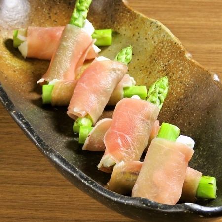 アスパラとクリームチーズ生ハム巻き