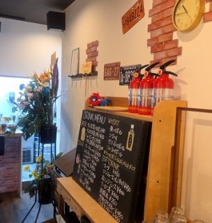 キープボトル棚吉四六、角、デュワーズ等ボトルキープできます。