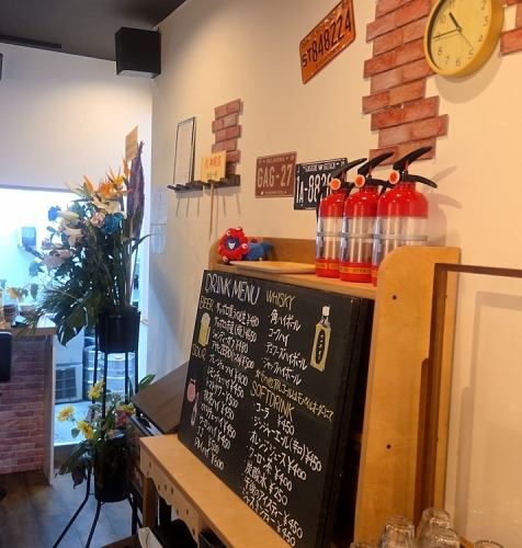 キープボトル棚吉四六、角、デュワーズ等ボトルキープできます。