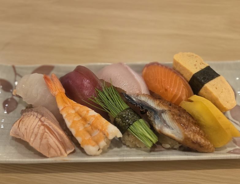 【市場直送の鮮魚◎】握りたてをご提供！お子様でも食べやすい本格的なお寿司を、気軽にお楽しみください♪