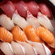 忘新年会に寿司はいかがですか？　お寿司盛り合わせ　１６貫　