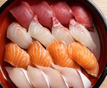 忘新年会に寿司はいかがですか？　お寿司盛り合わせ　１６貫　