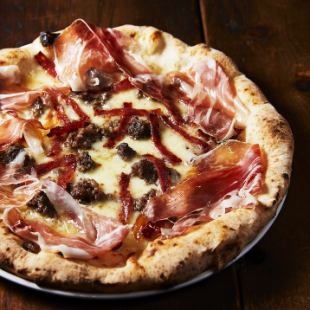 薪窯で焼き上げるピザを 2 種類、本格パスタも味わえるスタンダードコース