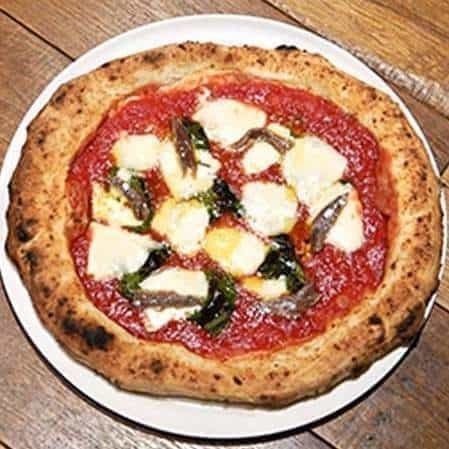 ローマの塩気と香り ピッツァ・ロマーナ