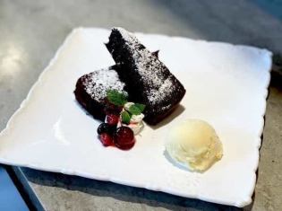 しっとり濃密 ガトーショコラ ~贅沢仕立て~