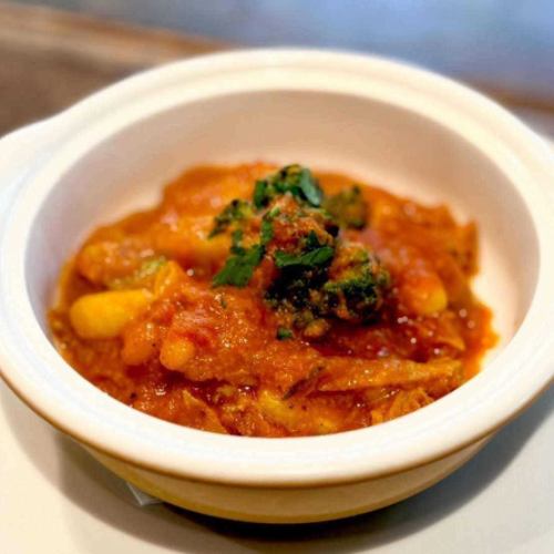 旨味たっぷり トリッパのトマト煮込み