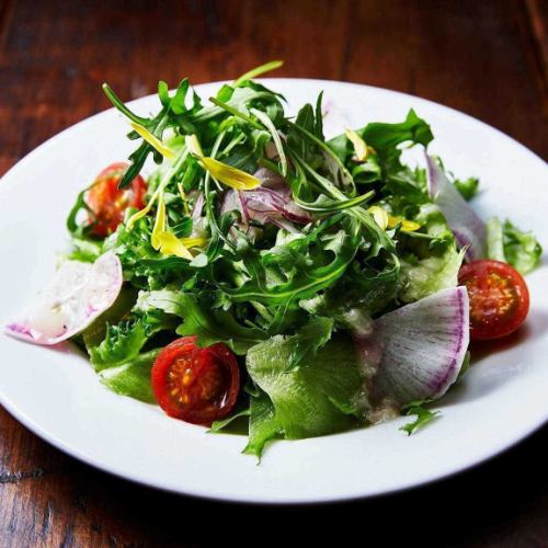 みずみずしい国産の野菜を使った メルカートサラダ