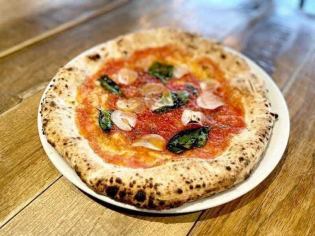 石窯仕立ての ピッツァ・マリナーラ